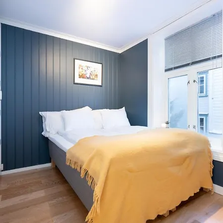 The Golden Lion Street Getaway * Trondheim