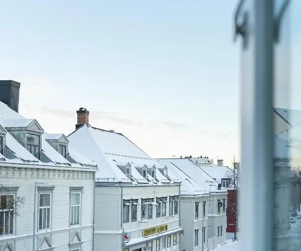 The Golden Lion Street Getaway Trondheim