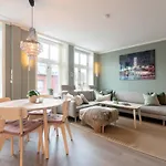 The Golden Lion Street Getaway *