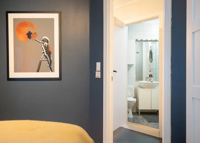 The Golden Lion Street Getaway Apartment Trondheim