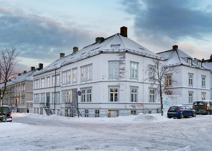 The Golden Lion Street Getaway Trondheim